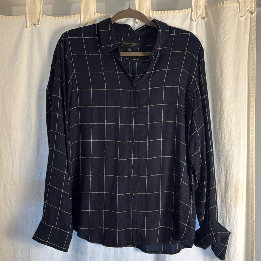 Banana Republic black shirt